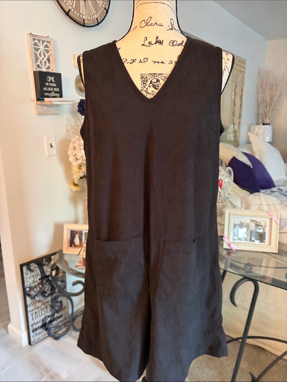 Classic Black V-Neck Sleeveless Dress with Front Pockets